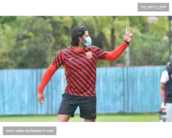 佩雷拉补射击中边网错失绝佳机会让比赛悬念再度加剧